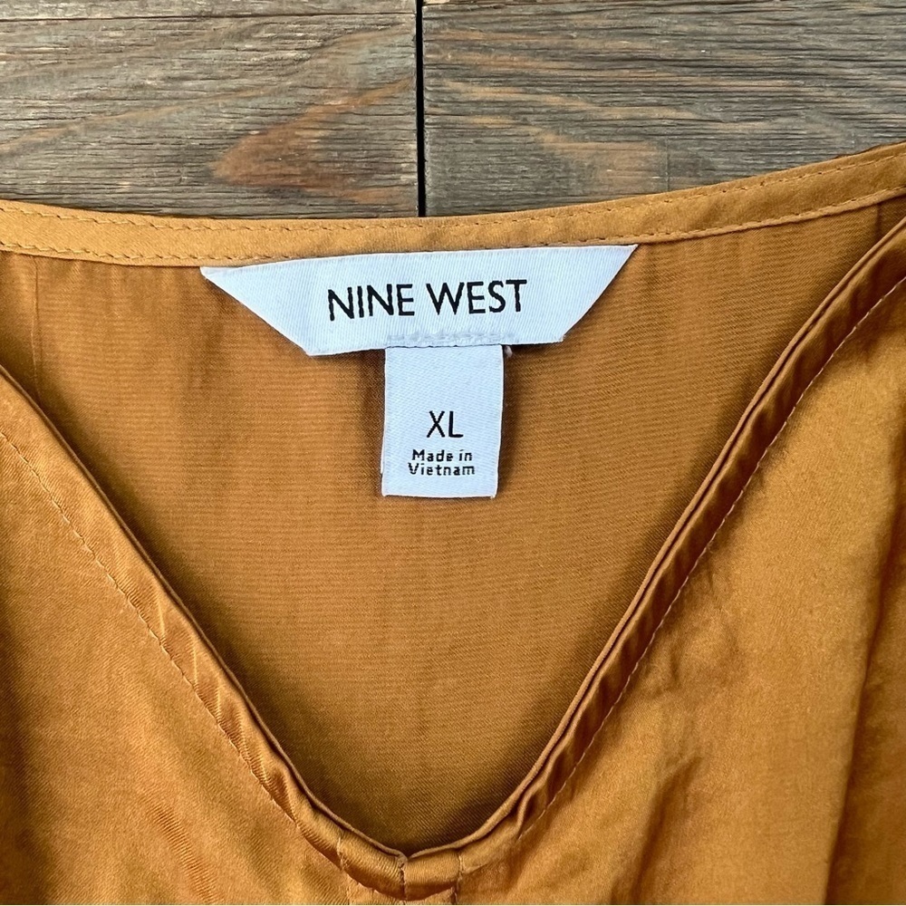 Nine West Ruched Drawstring Front Tank - Picture 6 of 7